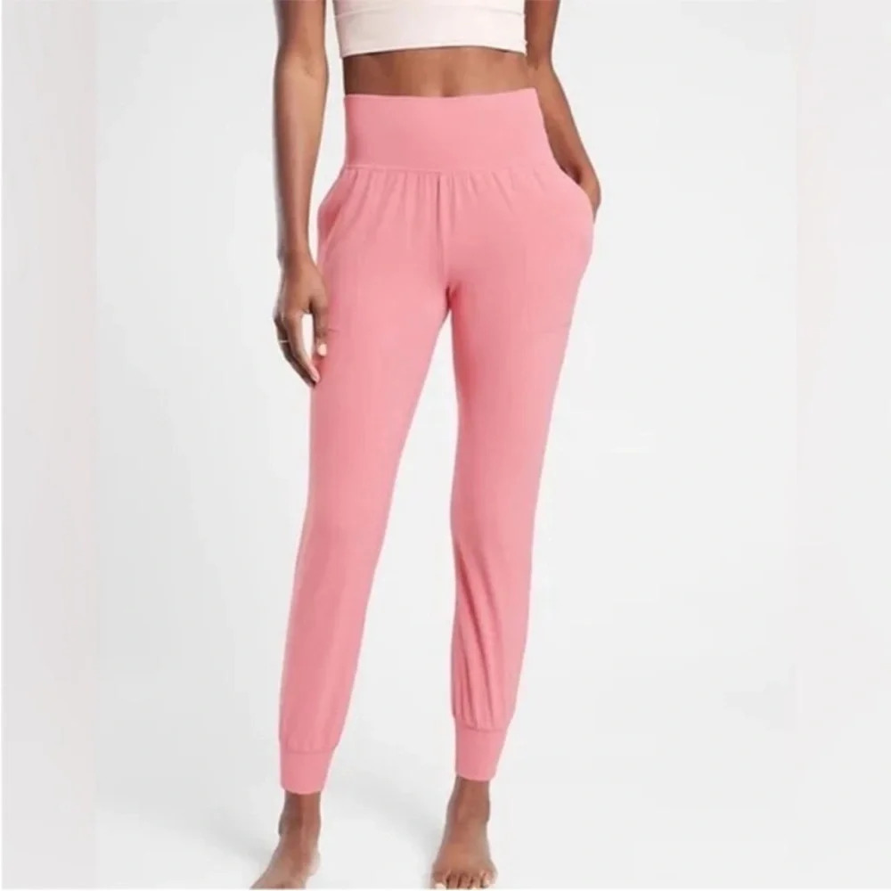 Athleta Salutaion Jogger Pink Size Medium
